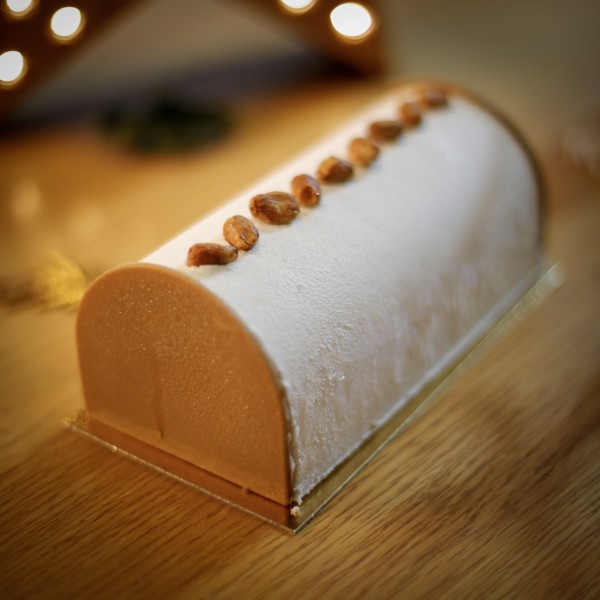 Bûche vanille cacahuète