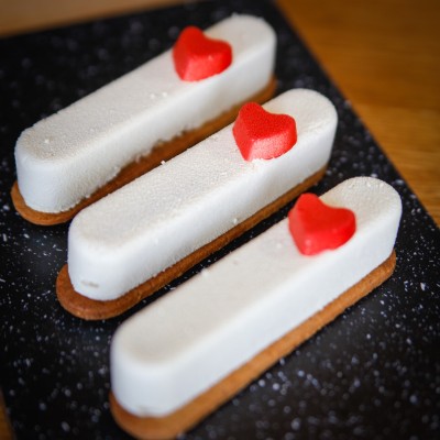 Douceur Épicée – Entremets Ananas-Vanille-Gingembre | Véronique Derennes