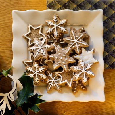 Étoile à la Cannelle (Zimtsterne) – Biscuit de Noël Épicé | Véronique DERENNES